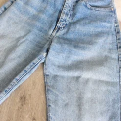 Jean Taille Haute- 34 -Tops Élégants Soldes Boutique 1d6b763b 36c2 456c 9a32 20f906c5714d