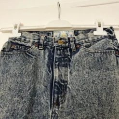 Jean W29L27- 38 / 40 -Tops Élégants Soldes Boutique 2ebe5be2 0030 438a 96c4 c72e98fdb8cf