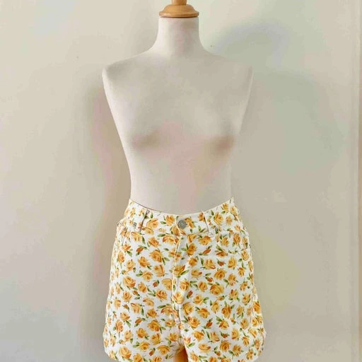 Short à Fleurs- 36 2 Short à Fleurs- 36 – Image 2