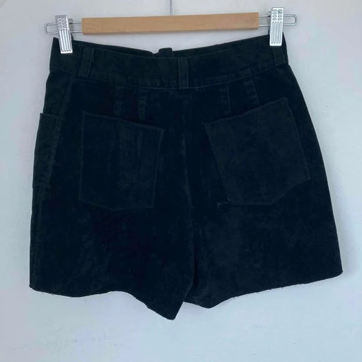 Mini Short En Suédine- 34 2 Mini Short En Suédine- 34 – Image 2