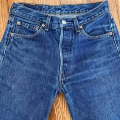 Jean Levi's 501 W28L32- 34 / 36 -Tops Élégants Soldes Boutique 843afb6d d262 4bb7 9d82 94ca1f4b9da8