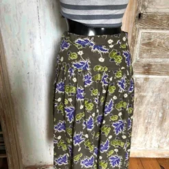 Jupe à Fleurs- 38 -Tops Élégants Soldes Boutique a11b3eab 57cf 4822 8def 8048839d8661