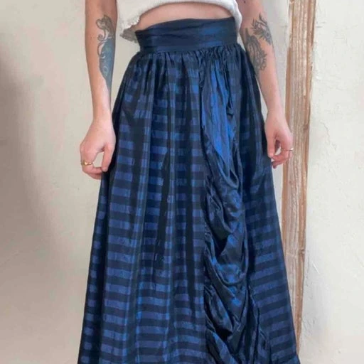 Jupe Midi En Soie- 32 / 34 2 Jupe Midi En Soie- 32 / 34 – Image 2