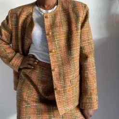 Tailleur Jupe En Tweed- 42 / 44 11 Tailleur Jupe En Tweed- 42 / 44 -Tops Élégants Soldes Boutique d41e798f efc6 4eb3 bad8 85360eee3b45